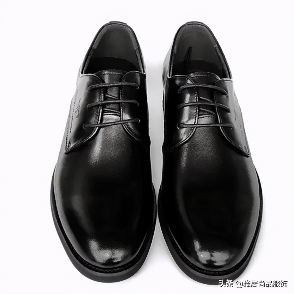 男士黑色西装搭配什么颜色打底衫,男士休闲西装外套怎么穿搭配好看