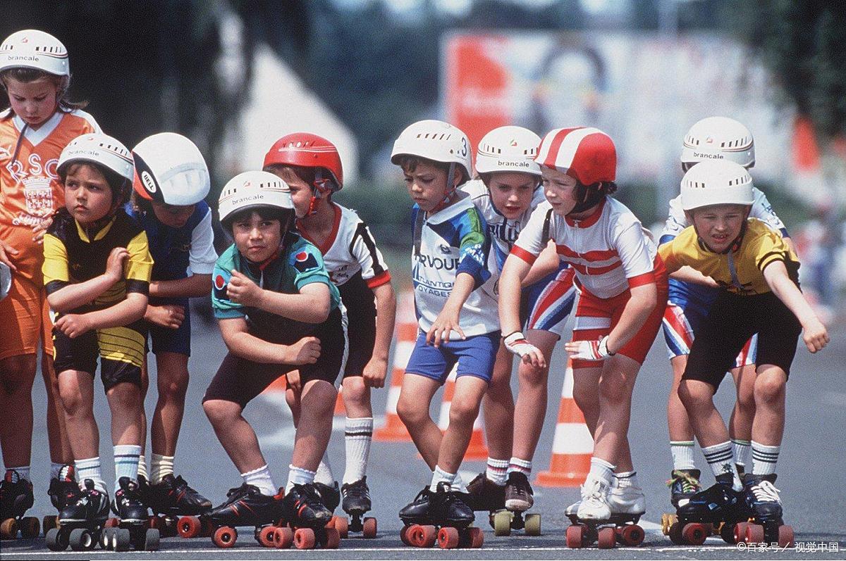 轮滑新手要从哪里开始学,学轮滑怎么学