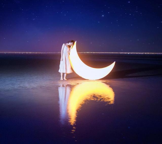 时间都去哪了?4首月亮的古诗,读着读着就长大了