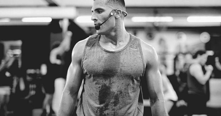 健身撸铁一天可以训练多少部位,健身撸铁会导致秃头吗