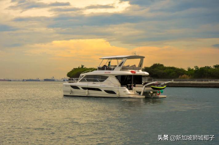 出海轰趴看日落！新加坡游艇攻略，低至89元/人