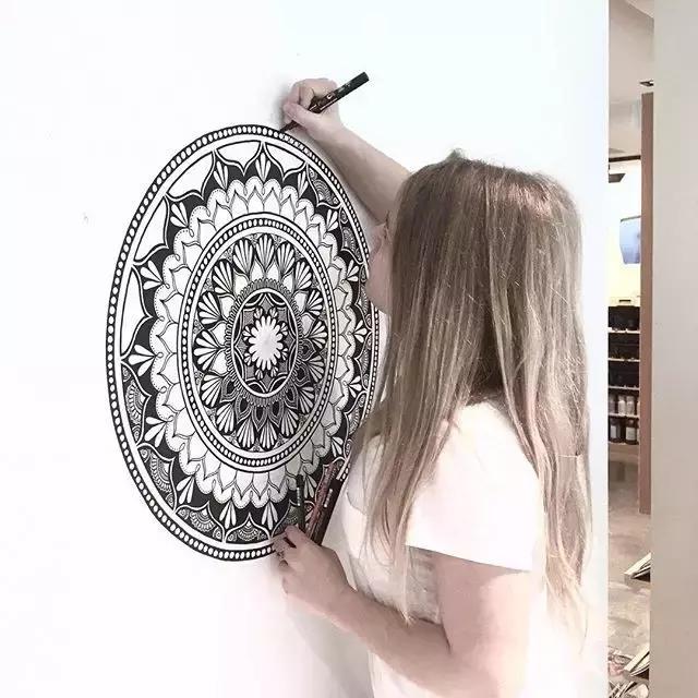 墙上画画装饰,把家里白墙都画满好看的画