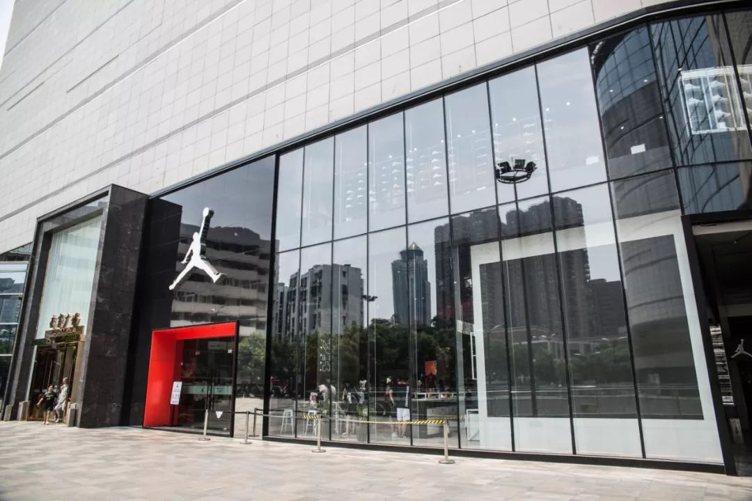 jordanaj1成都线下专卖店,探店jordan淮海体验店