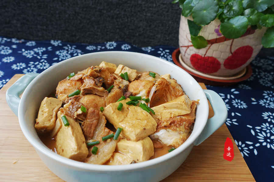 千炖豆腐万炖鱼怎么说,老豆腐炖草鱼做法
