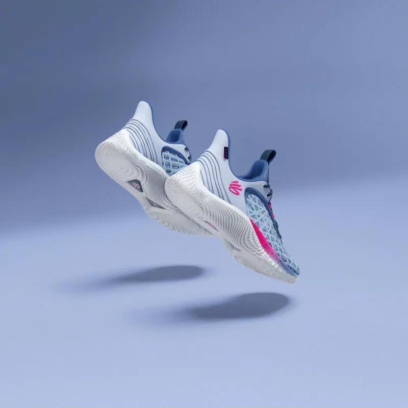 安踏零跑和安踏马赫有什么不同,安踏国潮与安踏是同一个品牌吗