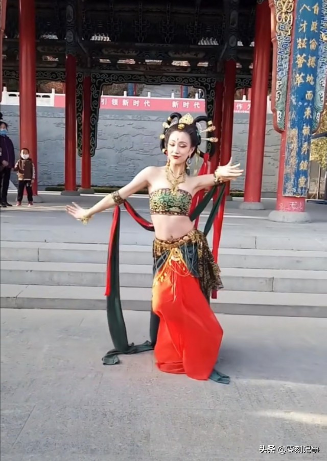 甘肃飞天小姐姐为什么火爆网络,甘肃飞天敦煌舞小姐姐