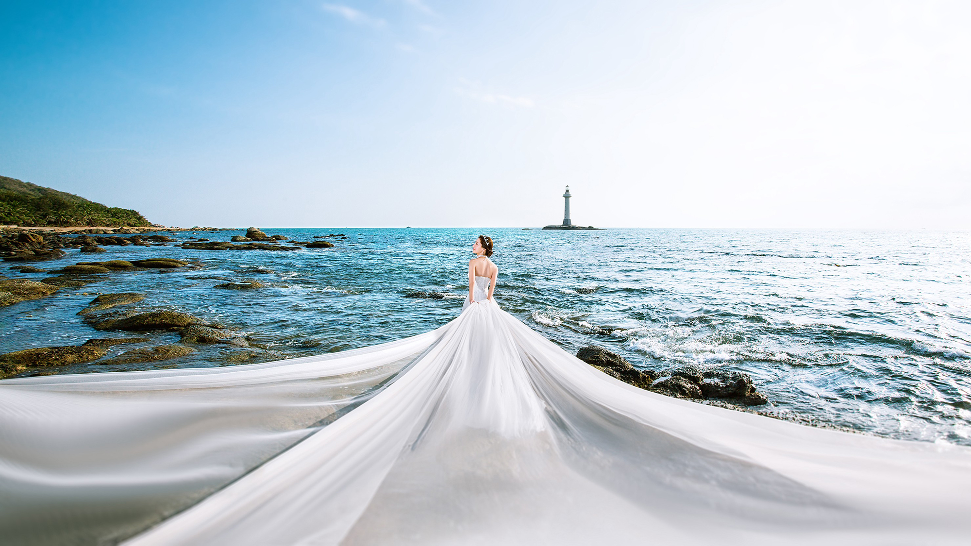 三亚浪漫夕阳婚纱照,去三亚旅拍婚纱照全程下来多少钱