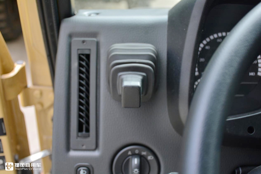 乌尼莫克和阿莫迪罗房车哪个大,阿莫迪罗乌尼莫克u5000房车