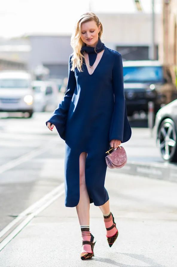 别再露脚踝了,今冬不流行露脚踝了露袜才更时髦