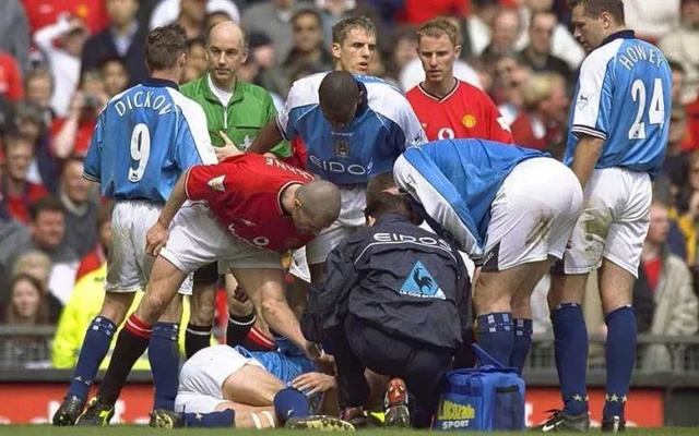 罗伊基恩评价曼联,伟大的足球铁血队长