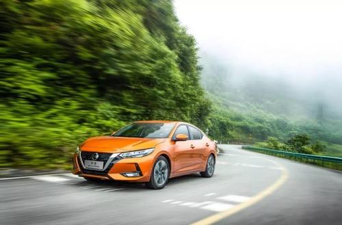 经典轩逸十四代轩逸比较,新款轩逸哪个版本最值得购买