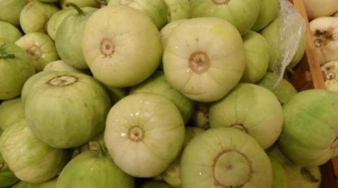 买香瓜是白绿皮还是黄皮好,买香瓜的时候如何挑选