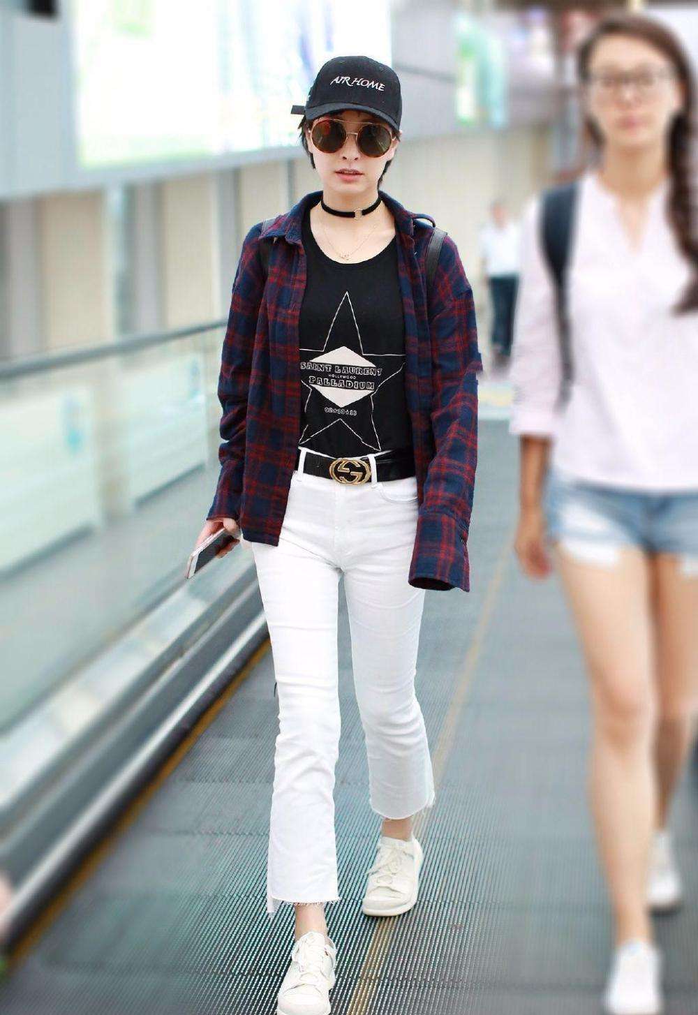 吴昕美出高级感轻纱衫外面穿,吴昕衣品开挂一条拖地长裤美到爆