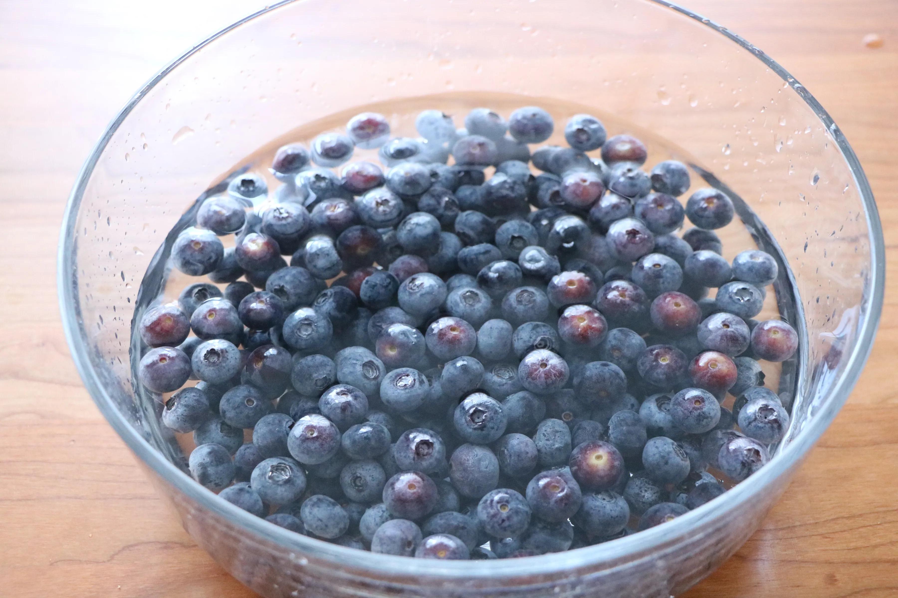 蓝莓果酱搭配吐司吃法,蓝莓果酱怎么做面包