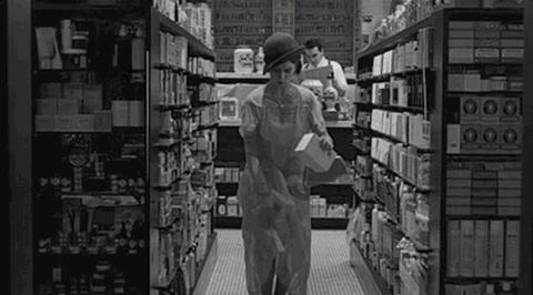 100年前,有女人裹脚,也有女人飞行……