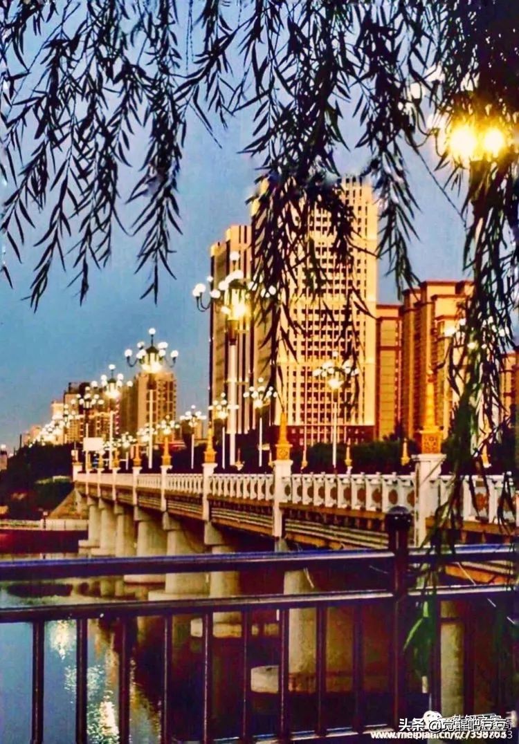 内蒙古包头风情街,包头市钢铁大街属于哪个区