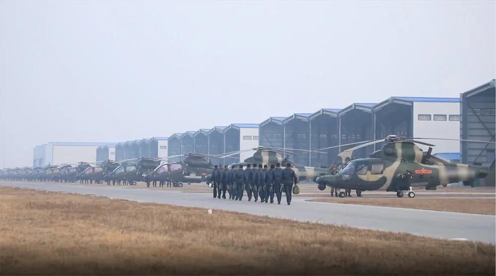 江淮雄鹰亮剑视频,升空即战斗