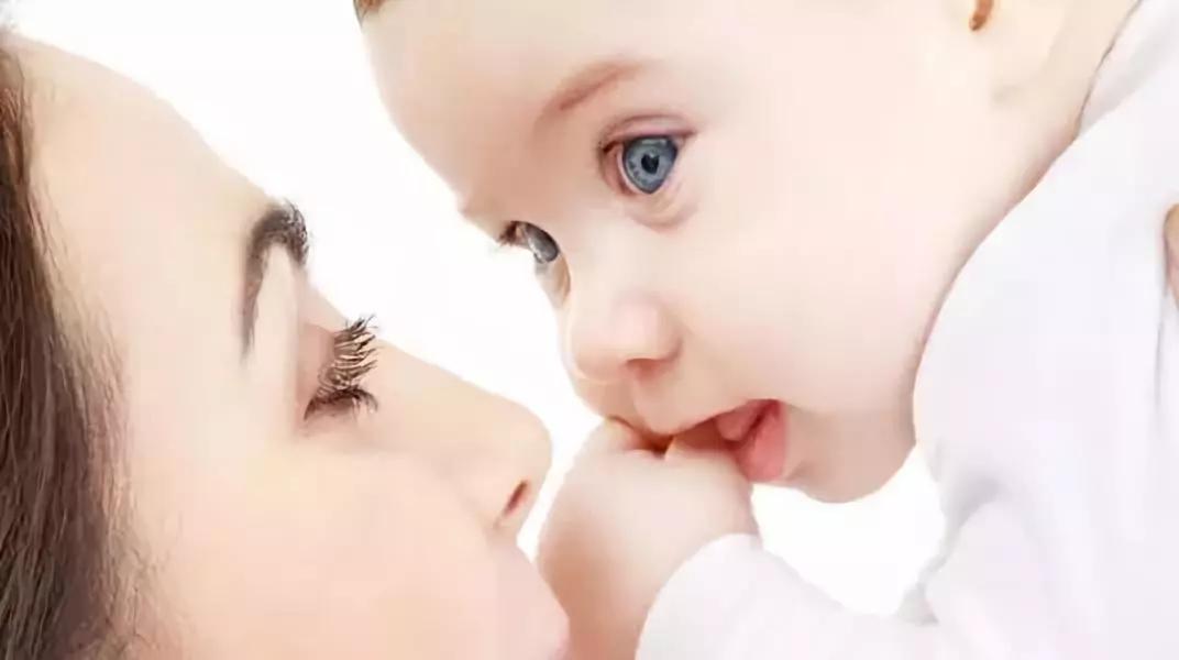 宝宝排斥奶瓶怎么办一喝就干呕,宝宝排斥奶瓶怎么办