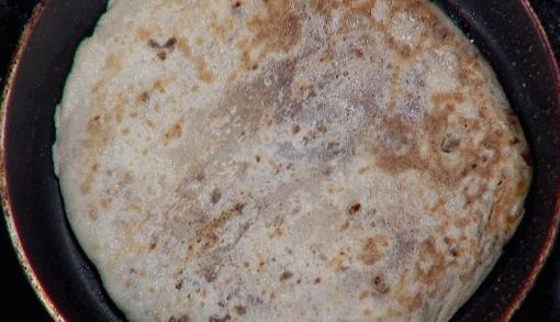 温水和面可以做红糖芝麻饼,红糖面粉芝麻牛奶怎么做饼好吃