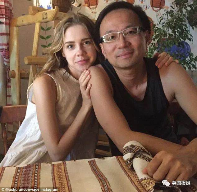 揭秘全球最大*养包**平台：干爹个个年入百万，女大学生竞争激烈