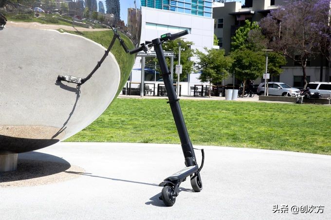 电动滑板车成人可折叠续航120,电动滑板车成人可折叠能跑多远