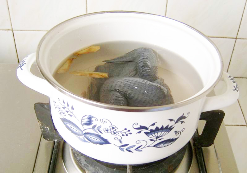 清炖鸡汤有腥味怎么办,炖鸡汤切记三不放的窍门