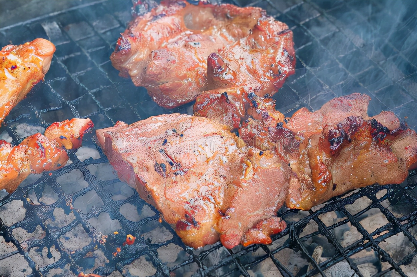 烤肉羊肉怎样不膻,什么样的羊肉适合烤肉