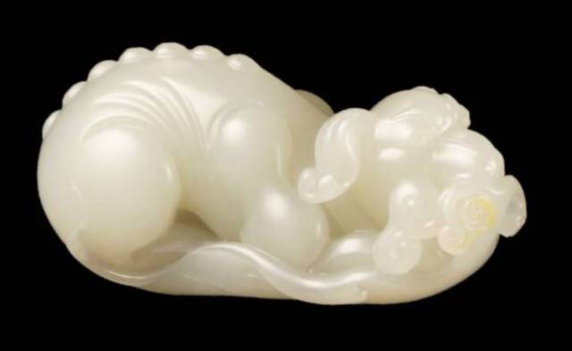 顶级和田羊脂白玉多少钱一克,精品和田玉籽料原石价值八十万