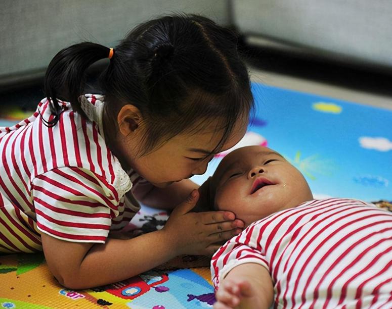 独生子女家庭和多子女家庭的利弊,独生子女在大学生活中的利弊
