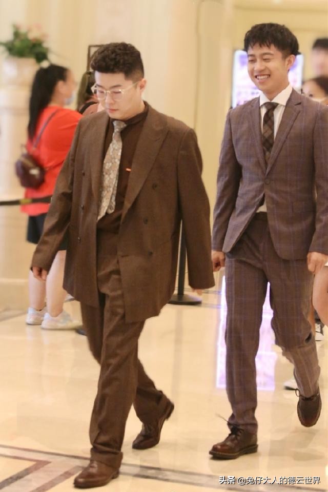 德云社综艺节目介绍栾云平,德云社副总栾云平西服