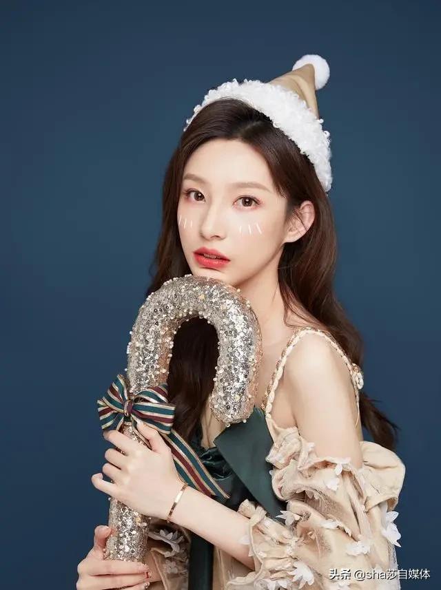 央视最靓女主播，21岁进体育频道，私下形象反差大