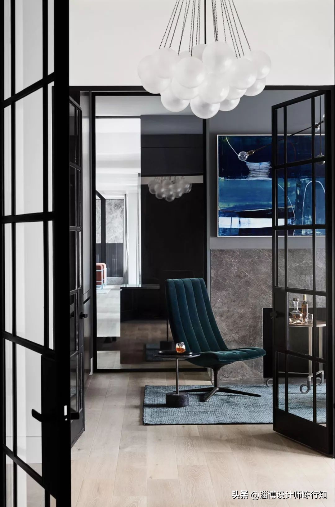 现代简约轻奢浅灰,轻奢和现代简约黑白灰的特点