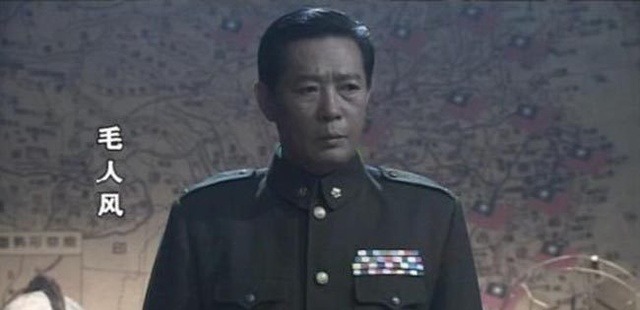 特务伪装成和尚进寺庙被鹅发现,特务假扮和尚下场