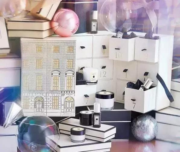 圣诞节怎么哄女友开心,圣诞节跟女友怎么过才开心