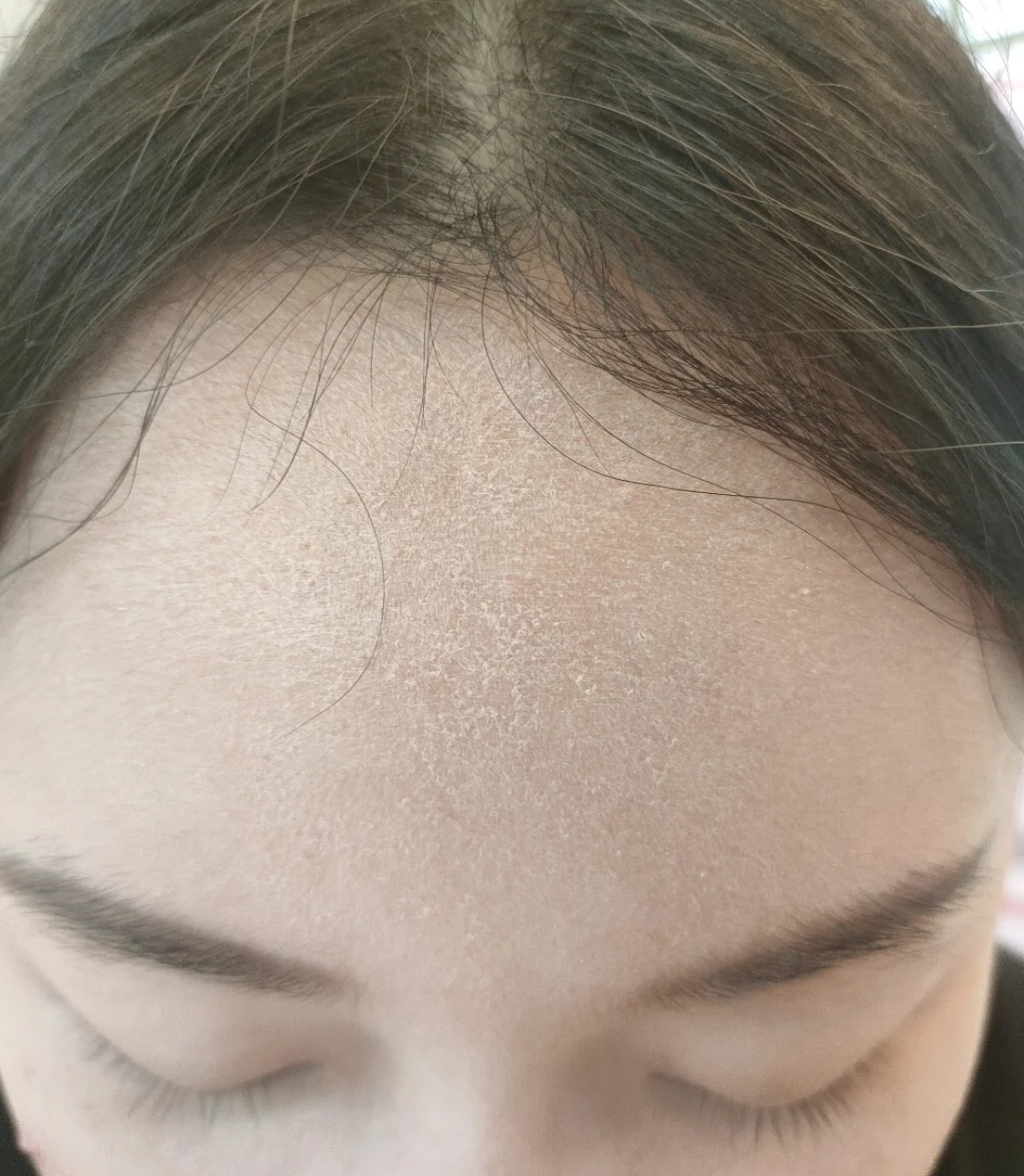 涂粉底液的最佳方法,涂粉底液的正确方法从下往上