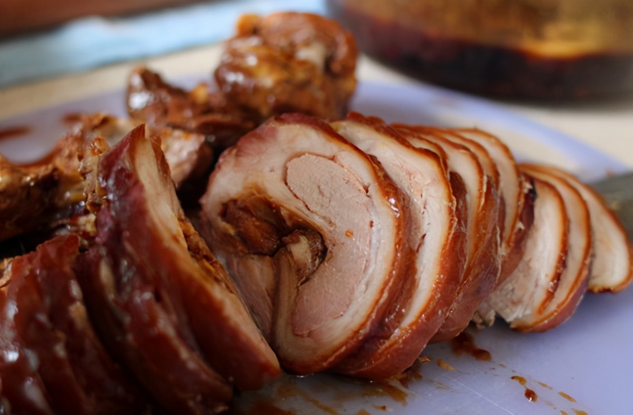 天福号酱肘子好吃吗,天福号酱肘子老汤多少年了