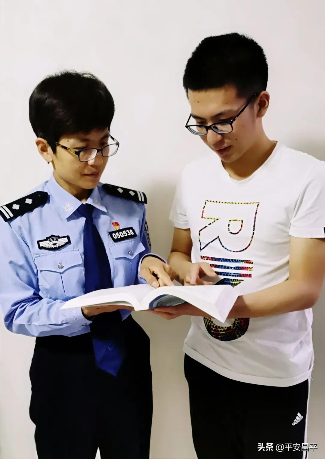 母亲节警察妈妈对警宝的寄语,警宝给妈妈过母亲节