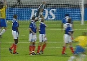 「J神体育」足球历史上名震天下的任意球大师，喜欢哪一个？（1）