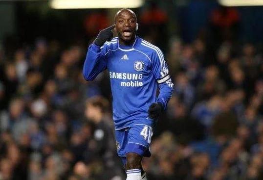 足球大中锋战术,足球后腰在哪个位置图