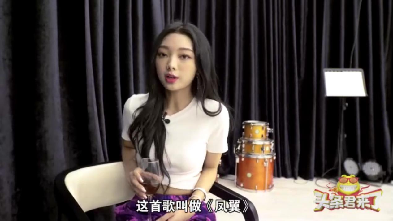 火箭少女101紫宁李紫婷唱歌,火箭少女101成员李紫婷戴手套