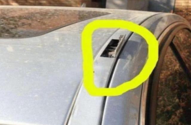 车钥匙锁到车里砸玻璃划算,车钥匙被锁车里怎么办