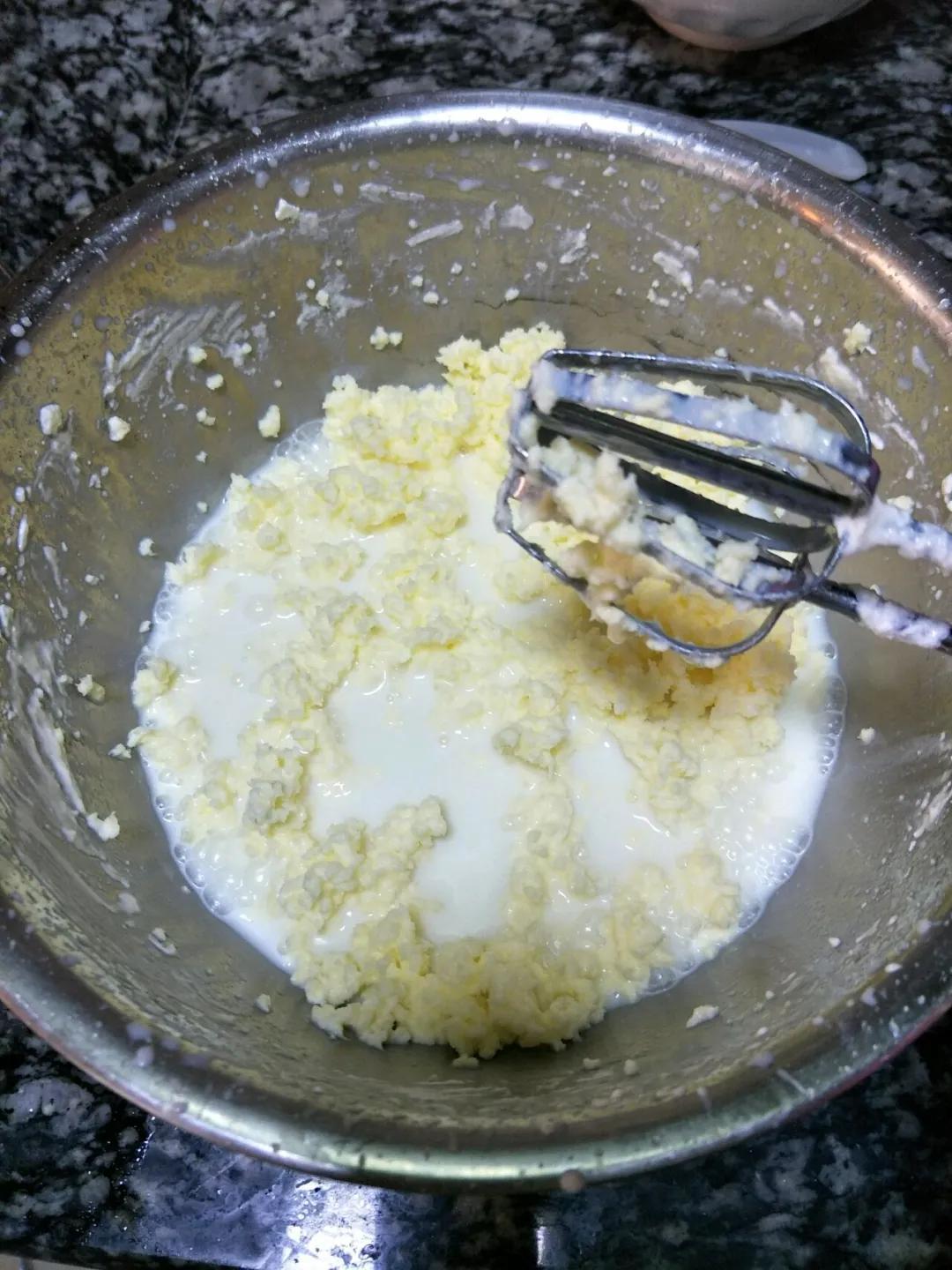 没有淡奶油奶酪怎么做奶油,牛奶黄油淡奶油奶酪