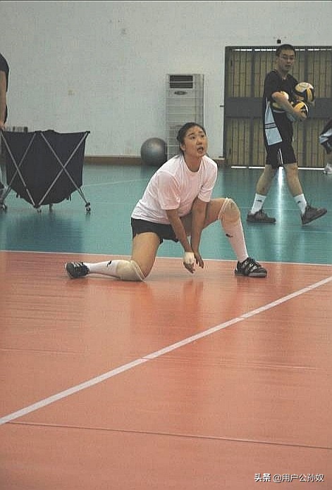 中国女排自由人18号简介,中国女排自由人集锦