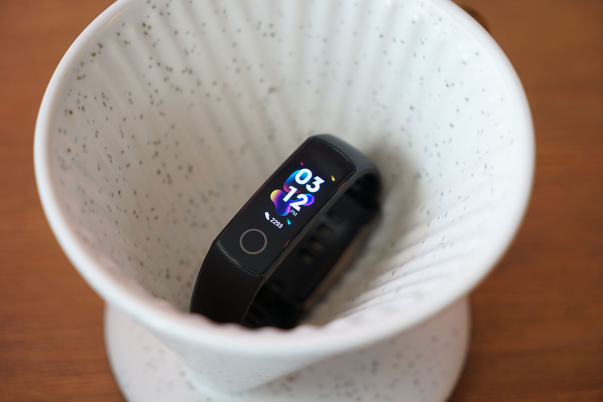 小米手环4和荣耀手环5对比视频,荣耀手环5和小米4手环有什么区别