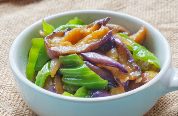 五花肉土豆莲藕莴笋麻辣香锅,番茄土豆山药炖腊肉肥牛