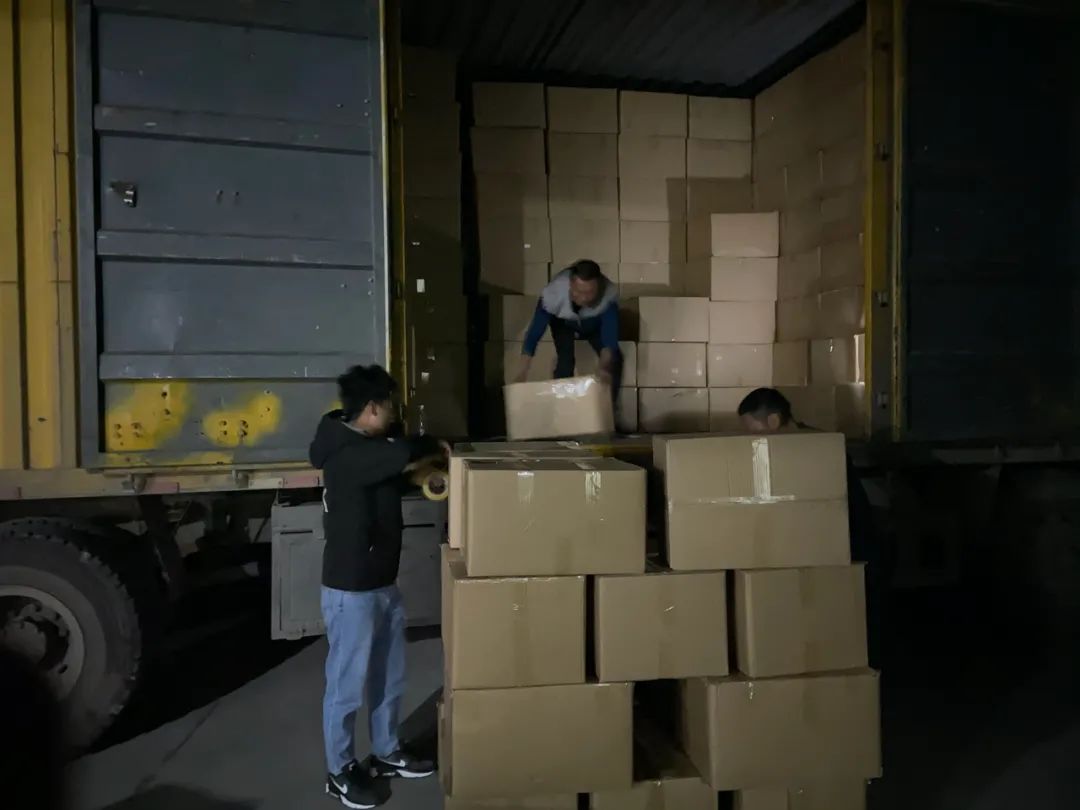 一个口罩卖300万,一个口罩卖一百多这钱好赚吗