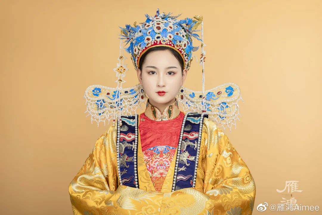 护士小姐用5毛钱的易拉罐，随手一剪猛翻千万倍，网友：手艺牛逼