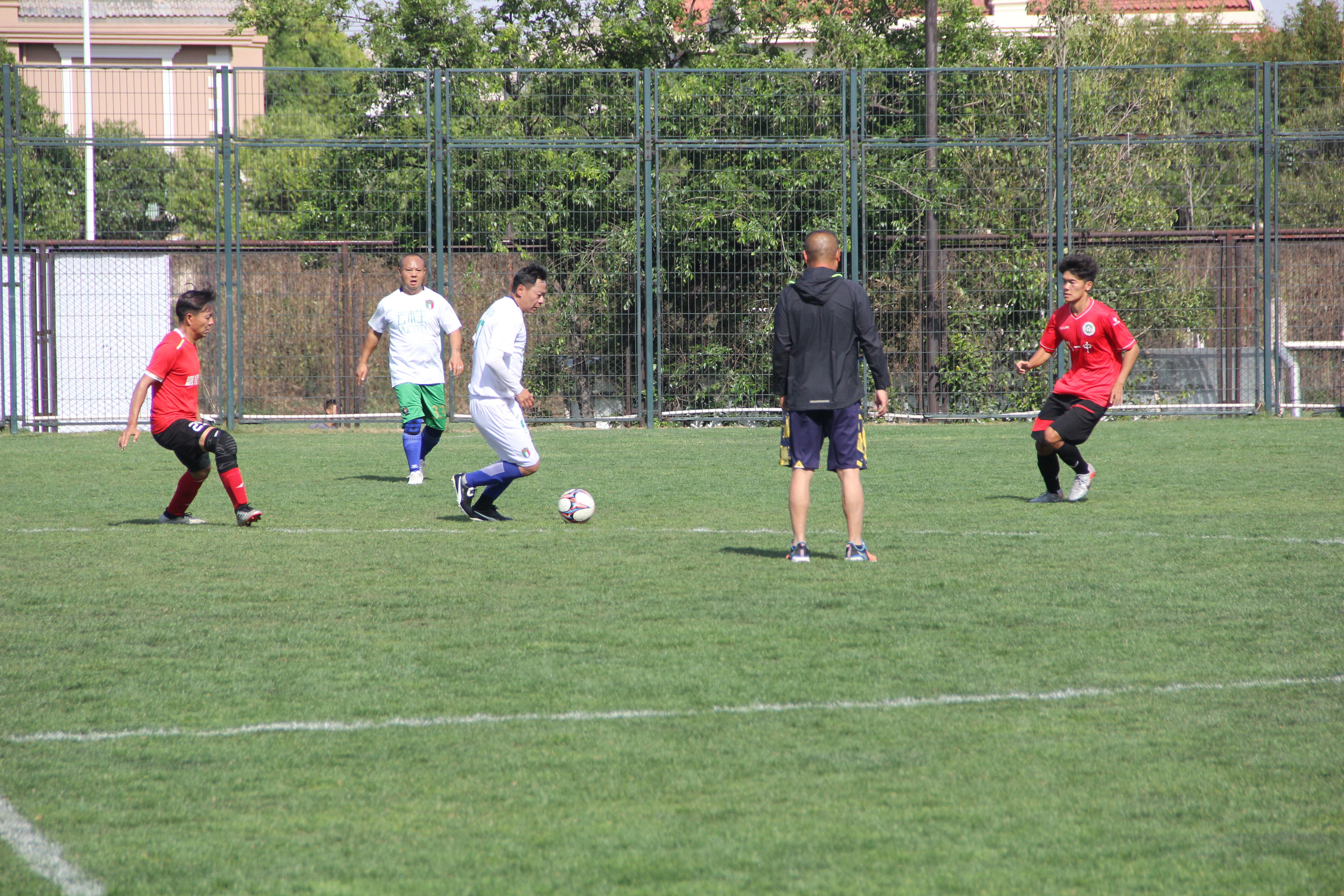 志航杯快乐周末足球赛：乐动五战全胜鑫宏鹰老当益壮