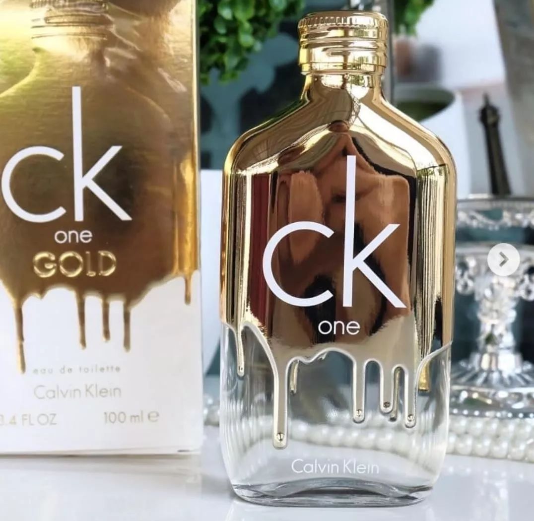 香水|CKone，被风鼓起衬衫的单车少年