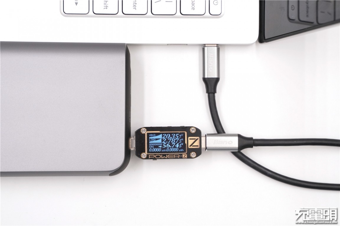 绿巨能22.5瓦充电器,绿巨能18w移动电源评测